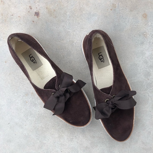 UGG Shoes - UGG | women’s brown Carilyn sneaker with bow